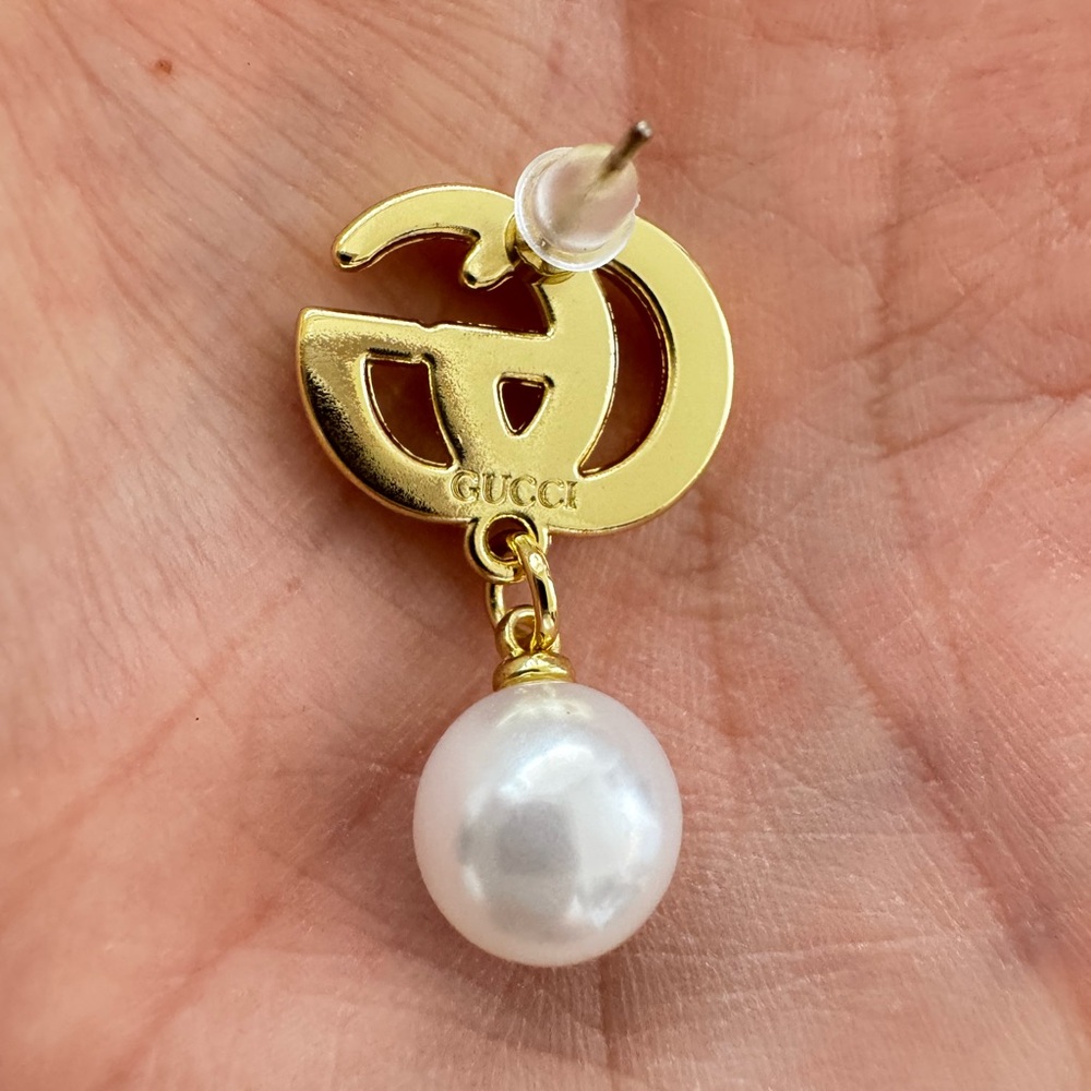 GUCCI PEARL EARRING SET - Picture 2 of 2